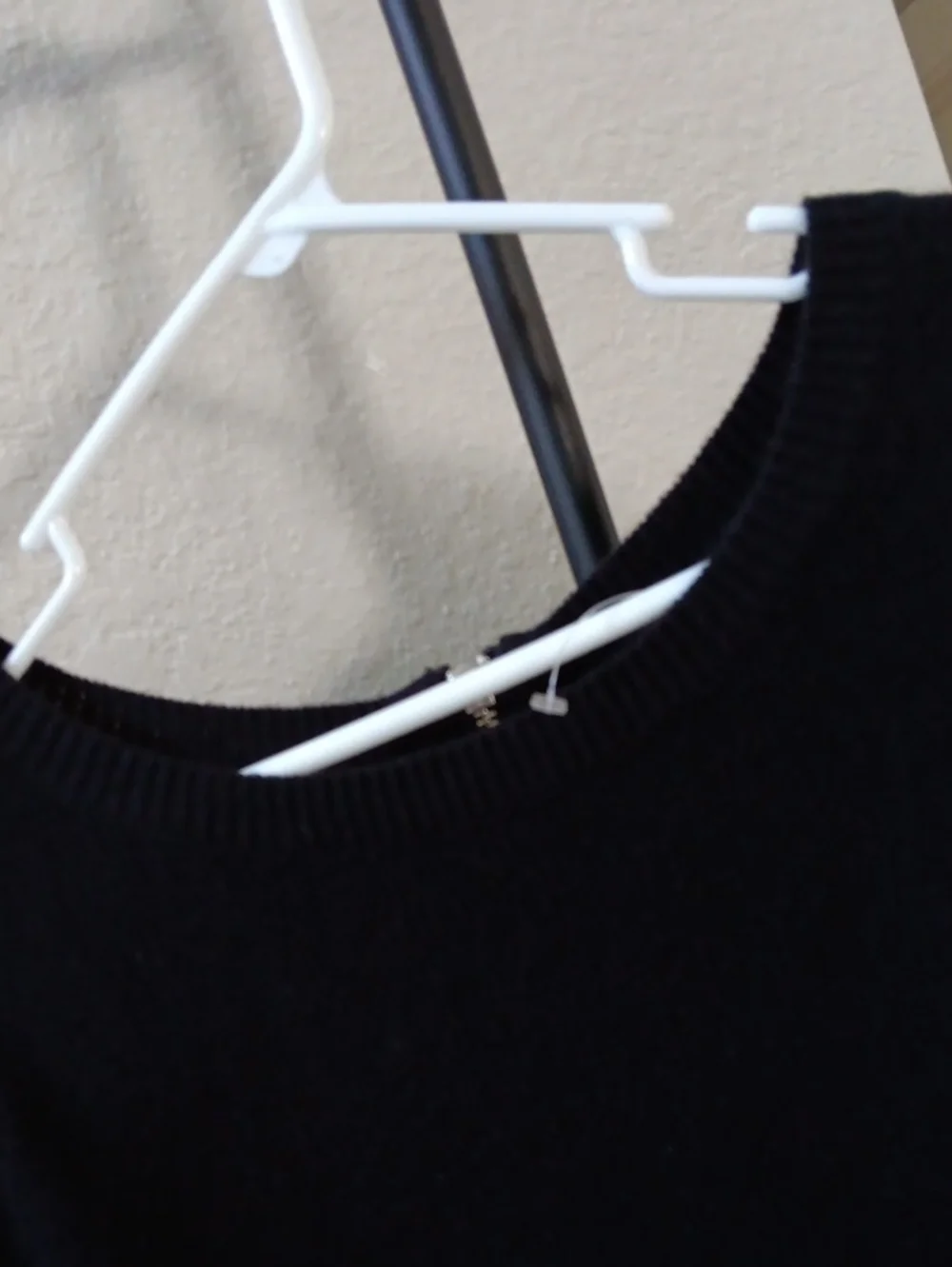 C BY BLOOMINGDALES..CASHMERE ZIP BACK..HI/LO TUNIC SWEATER..NEW!!! SIZE LARGE